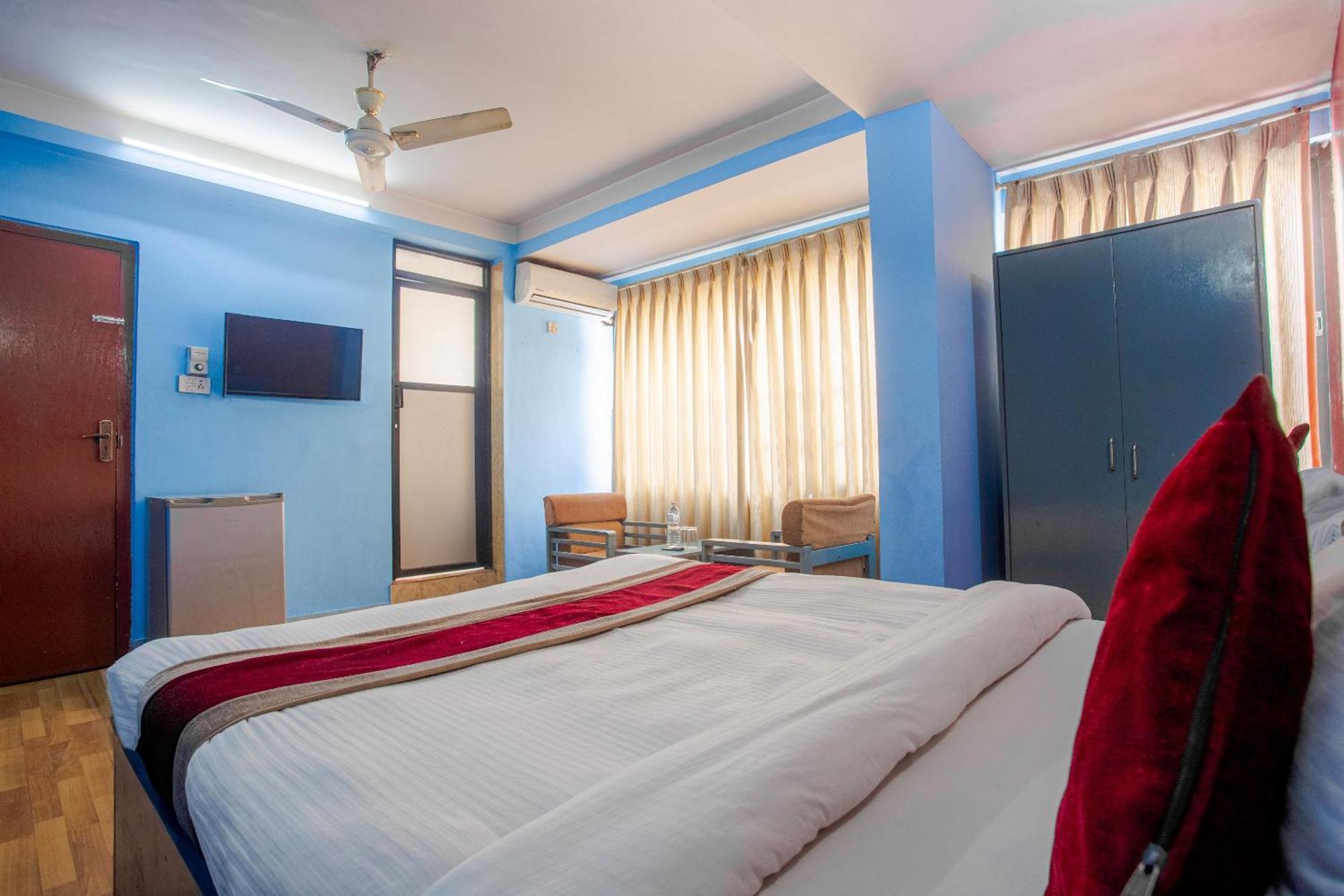 Oyo 808 Hotel Om Ganapati Pvt Ltd Катманду Екстер'єр фото