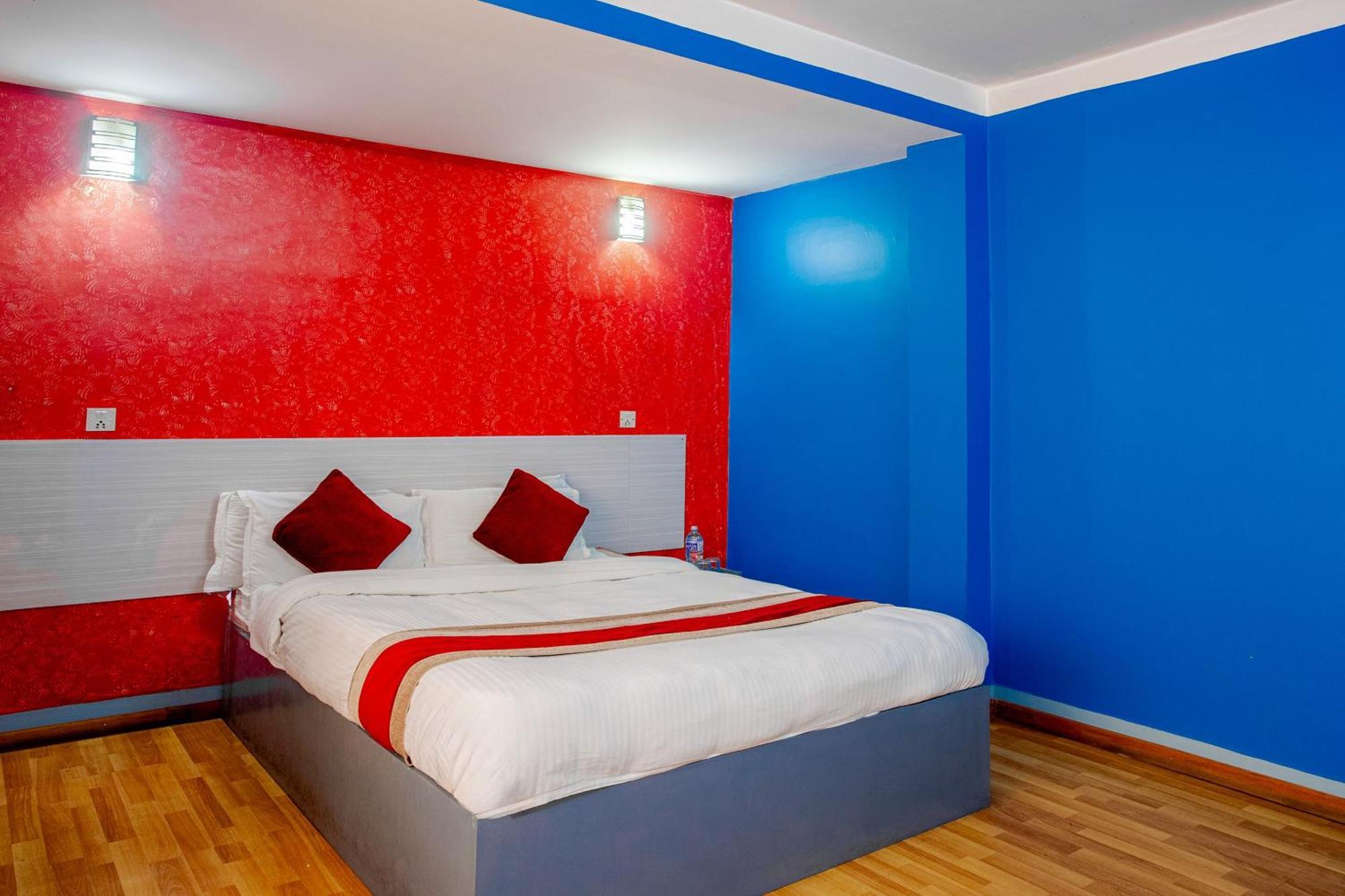 Oyo 808 Hotel Om Ganapati Pvt Ltd Катманду Екстер'єр фото
