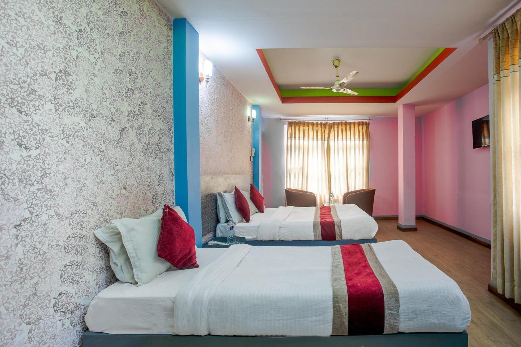 Oyo 808 Hotel Om Ganapati Pvt Ltd Катманду Екстер'єр фото