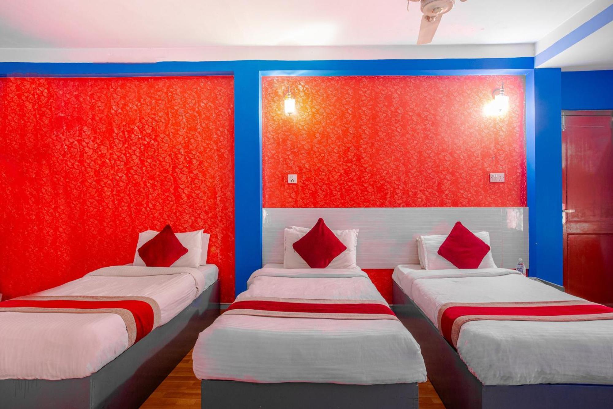 Oyo 808 Hotel Om Ganapati Pvt Ltd Катманду Екстер'єр фото